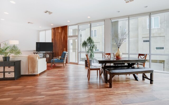 1500 Summit St Townhouse Unit 7