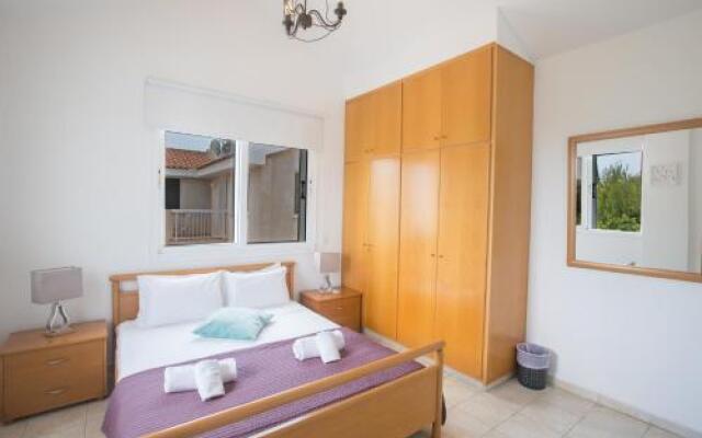 Holiday Home 3 Bedrooms 1 Bathroom - Pernera