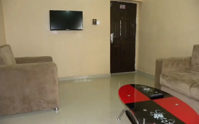 Grandy Suites Hotel