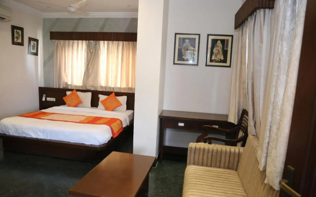 H n M The Boutique Hotel