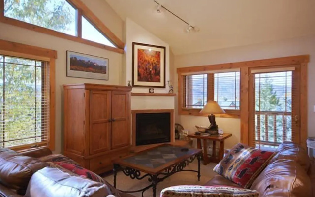 Saddle Creek Townhomes by Pioneer Ridge Management