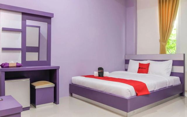 RedDoorz Plus near Stasiun Bekasi