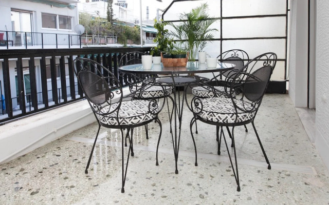 Pagrati Urban Oasis Getaway 2Bd Apt