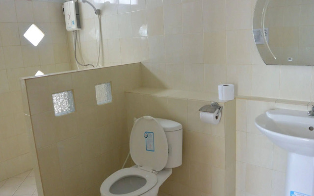 Baan Tai Backpackers