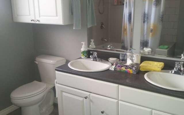 Big House for Share Near 401-east And Pickering Town Centre
