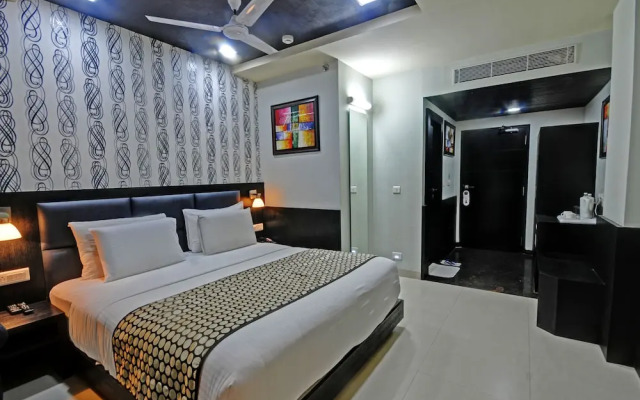 OYO Premium VIP Road