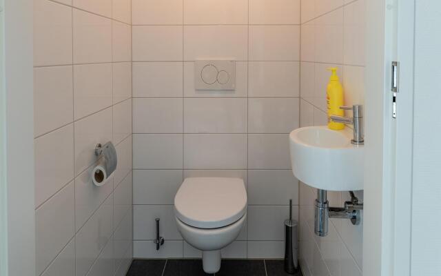 Fine holiday home 300 m from the Oosterschelde estuary