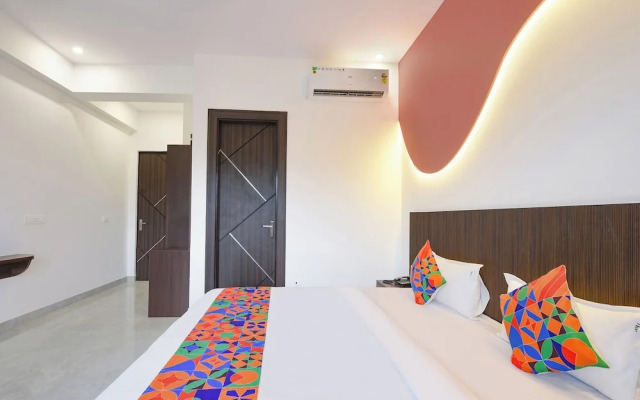 Fabhotel Black Pepper