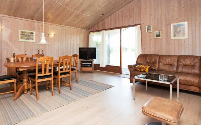 Rustic Holiday Home in Rødby Lolland With Terrace