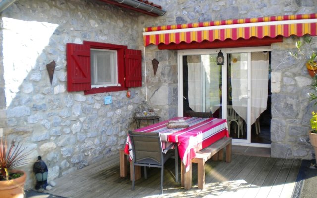 House With 2 Bedrooms In Saint Esteben, With Wonderful Mountain View And Enclosed Garden 20 Km From The Beach