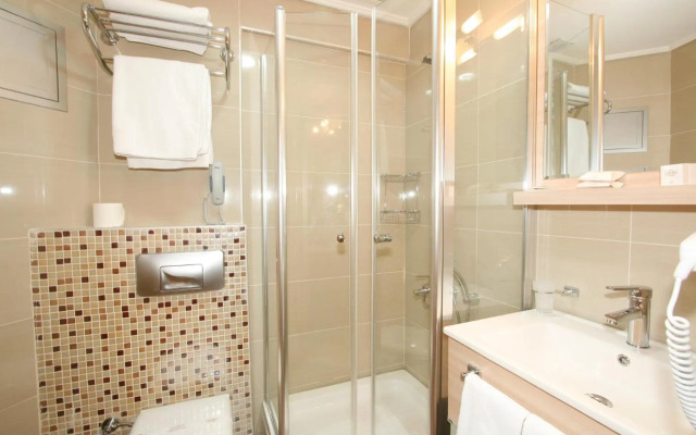 Taksim Metropark Hotel