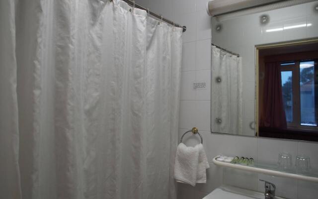 Edgecliff Lodge Motel