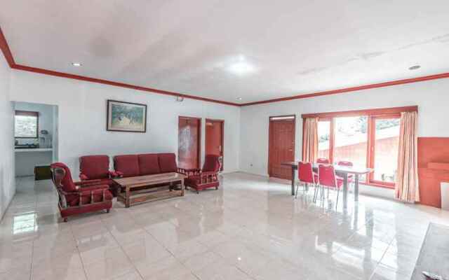 Oyo 2307 Wisma Laguna Village
