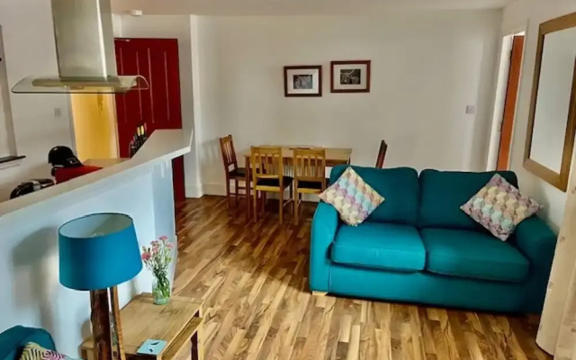 Stunning Spacious Apartment on River Ness