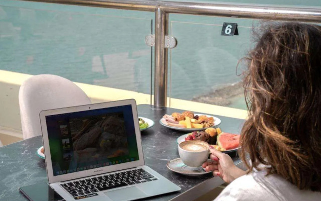 Seafront Luxury Suites Jeddah Corniche