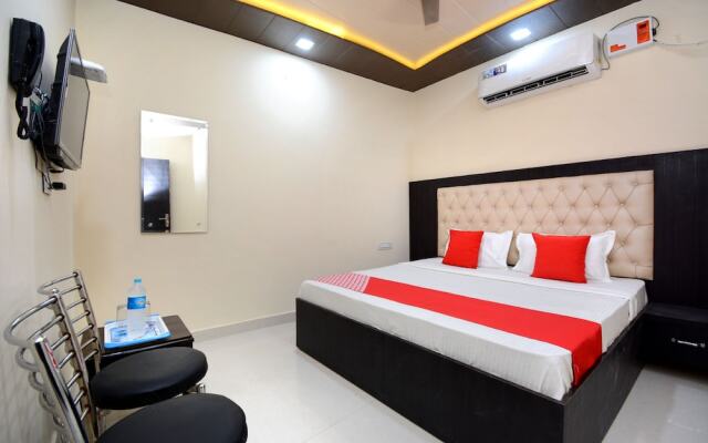 OYO 40235 Aashiaana Guest House