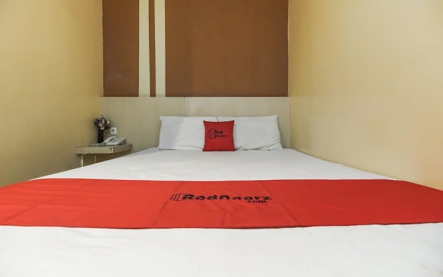 RedDoorz @ Jalan Hertasning – Guest Rooms – Makassar