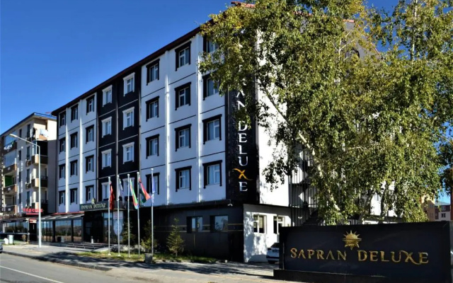 Sapran Deluxe Hotel