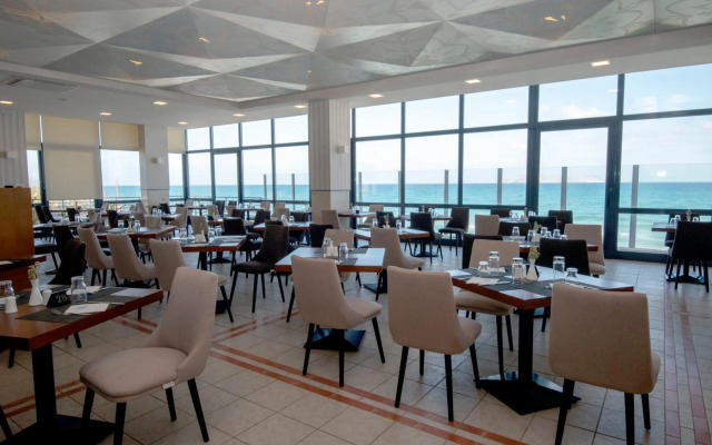 Themis Beach Hotel