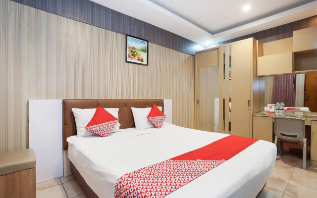 OYO 164 Ang's Residence