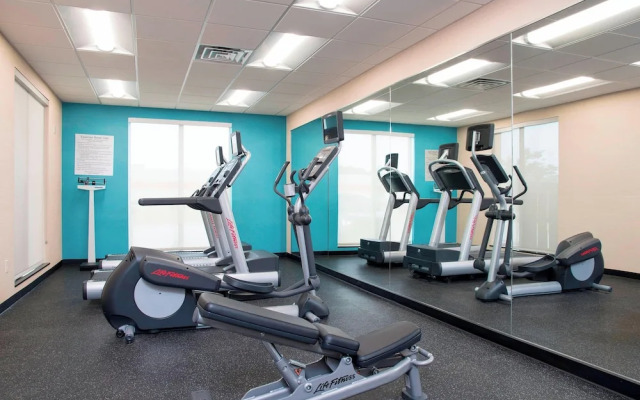 Fairfield Inn & Suites