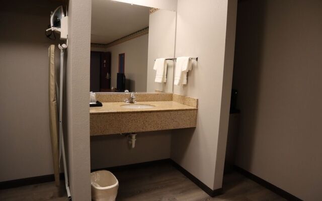 Express Inn & Suites