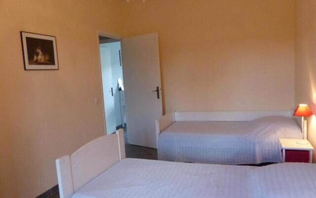 Gîte Isle-et-Bardais, 4 pièces, 6 personnes - FR-1-489-139