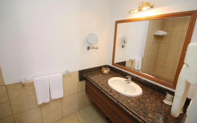 Club Reef Resort