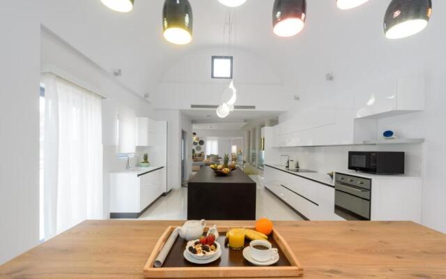 Phaos Cellaria Estate