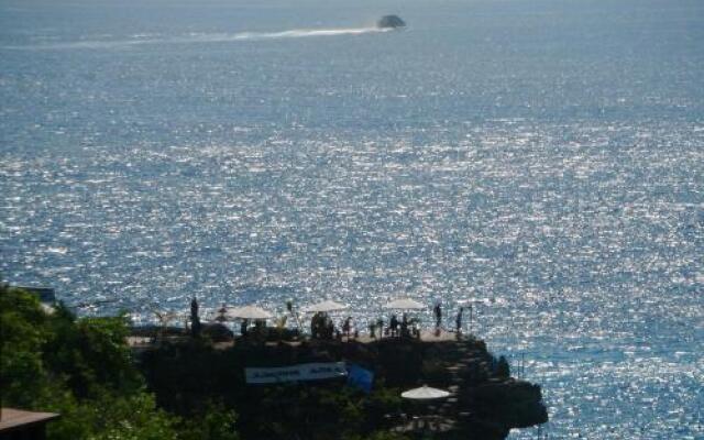 Ceningan Cool Breeze Villa