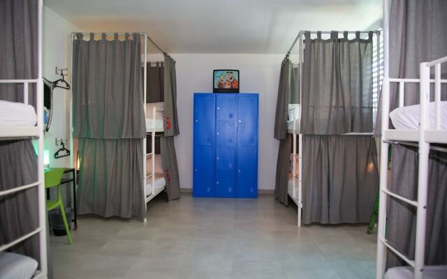 Nomada Beach Hostel - Adult Only