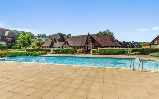 Charming House With Garden in Residence With Pool
