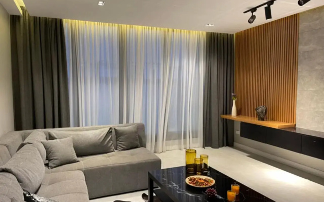 Midtown Penthouse with roof