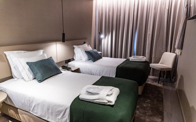 Omid Saldanha Hotel