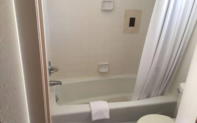 Merida Inn and Suites