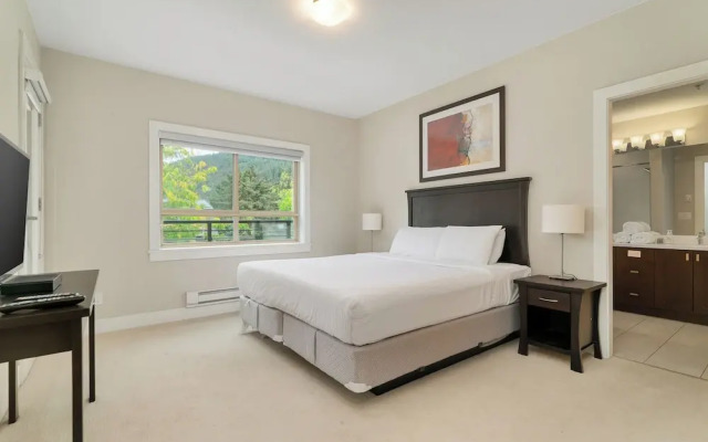 Opulent Oasis Exquisite 2Bedroom Retreat