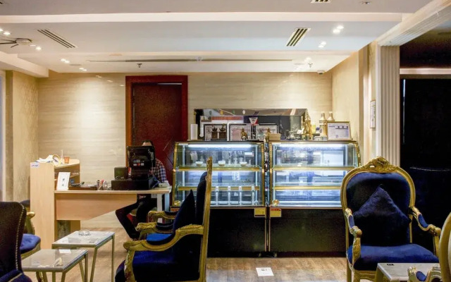 Capital O 581 Goldish Hotel