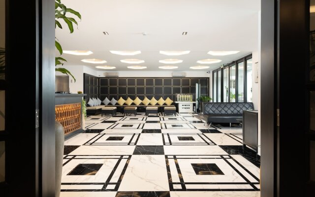 Glory Boutique Suite