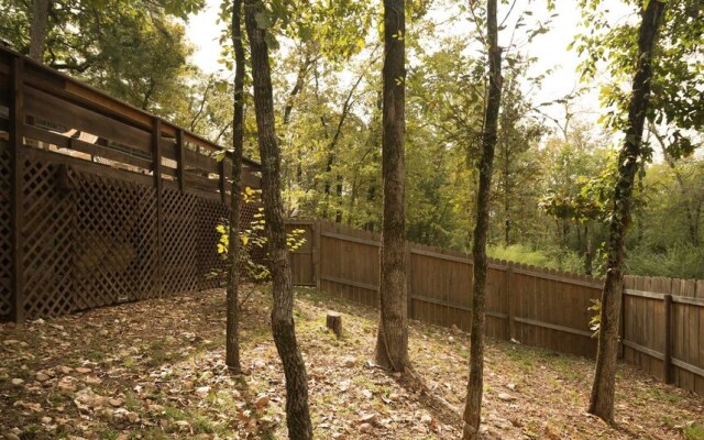 Bear Hollow Cabin With Hot Tub Minutes Away From Beavers Bend State Park and Broken Bow Lake by Redawning