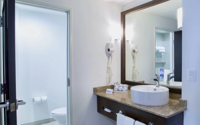 Holiday Inn Guadalajara Patria Universidad by IHG