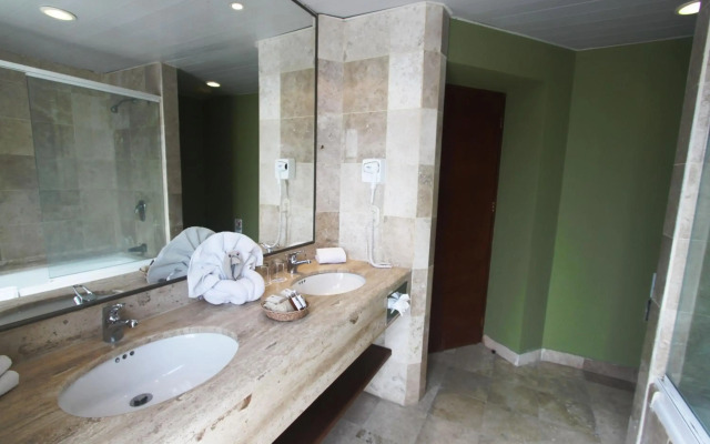 Hotel Los Itzaes by 5th av