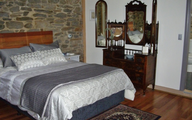 1860 Wine Country Cottages – Guest Rooms – Springton