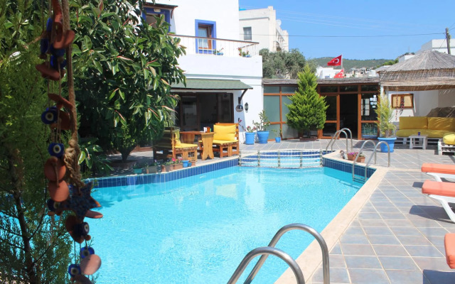 Oya Boutique Hotel & Suites