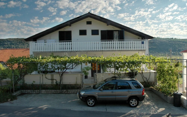 Ruža - Peaceful Area & Parking - A1
