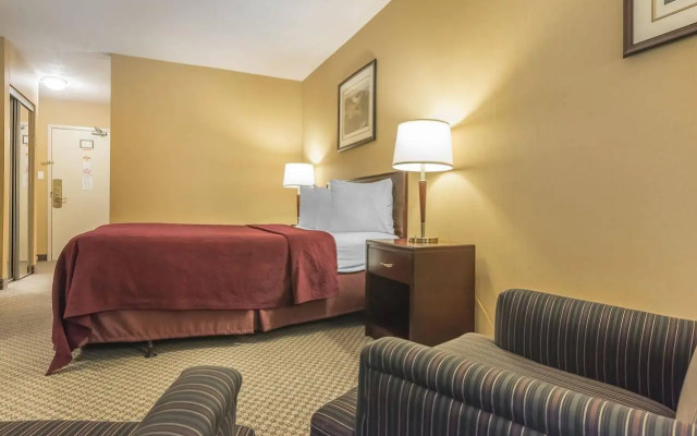 Jolly Roger Inn & Resort