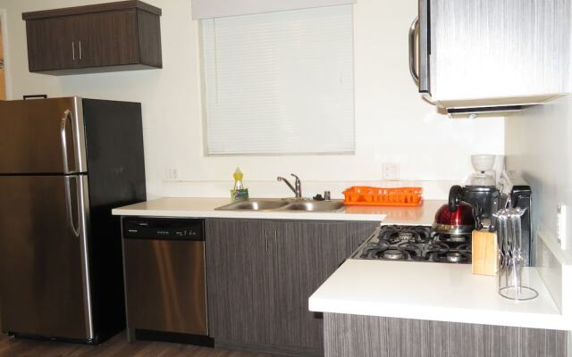 Fully Furnished Apartments near Hollywood