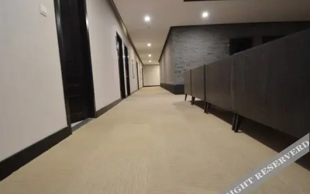 Elai Hotel (Nanjing Dingjiazhuang Metro Station)