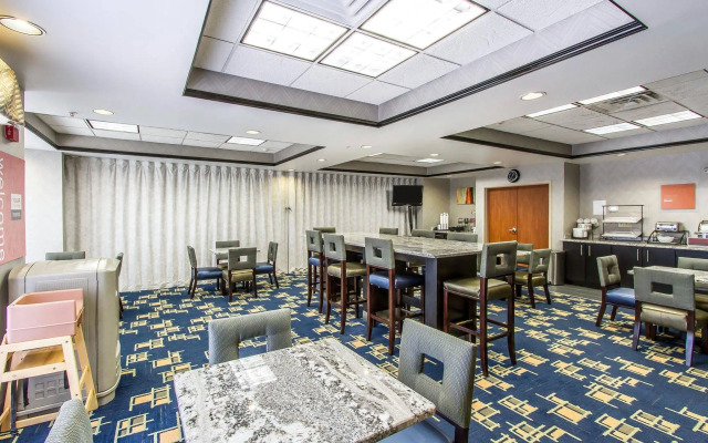 Comfort Inn & Suites Pauls Valley - City Lake