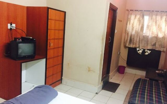 Shree Anand Mangalam by OYO Rooms