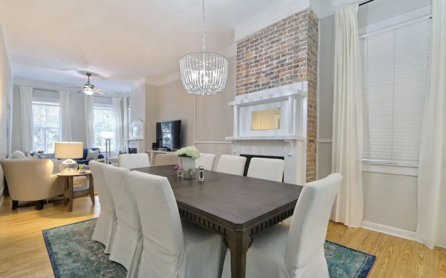 Gallery Stays - Parkside Manor